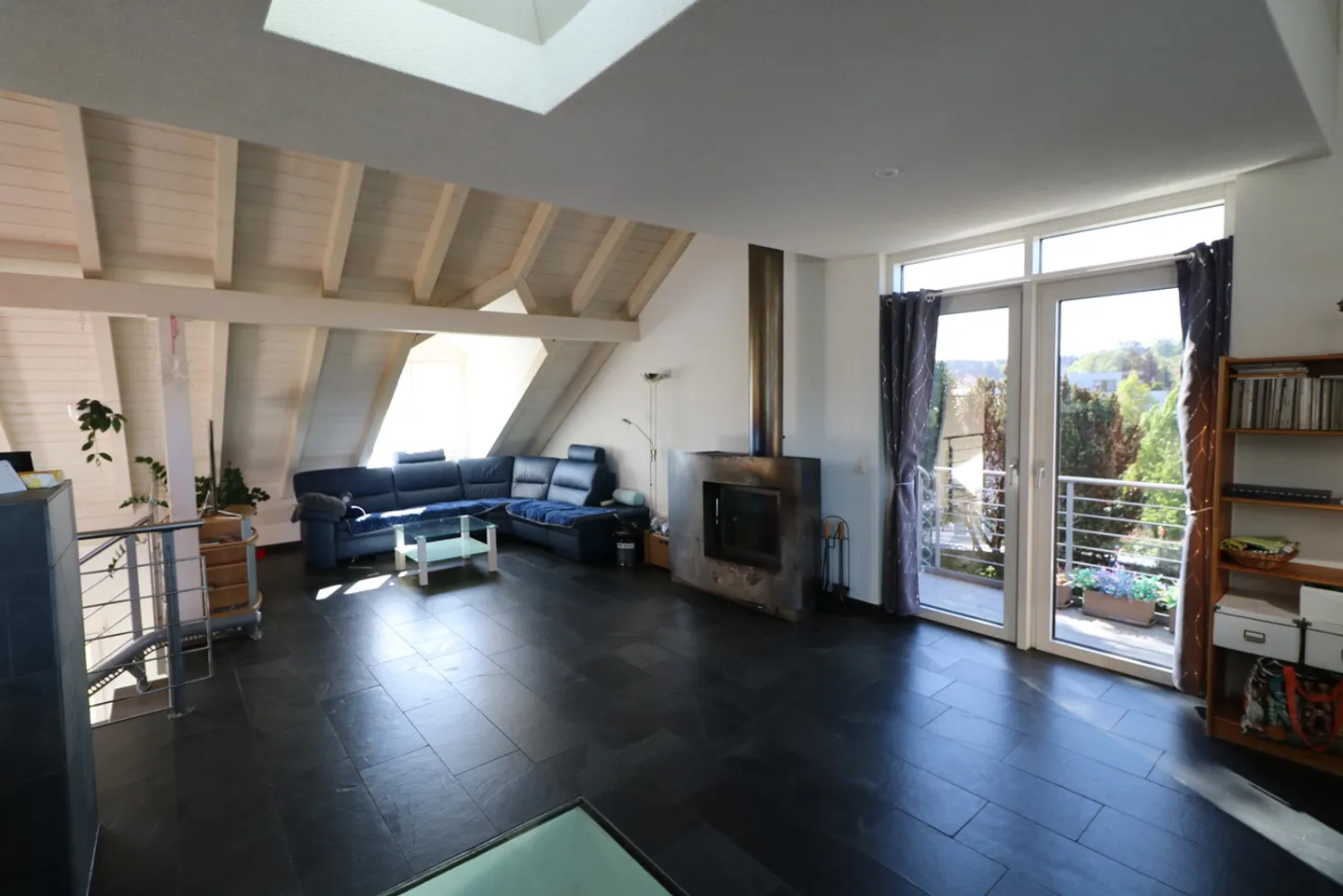 Duplex 5 1/2 pièces avec superbe terrasse sur le toit - Photo 4 sur 11