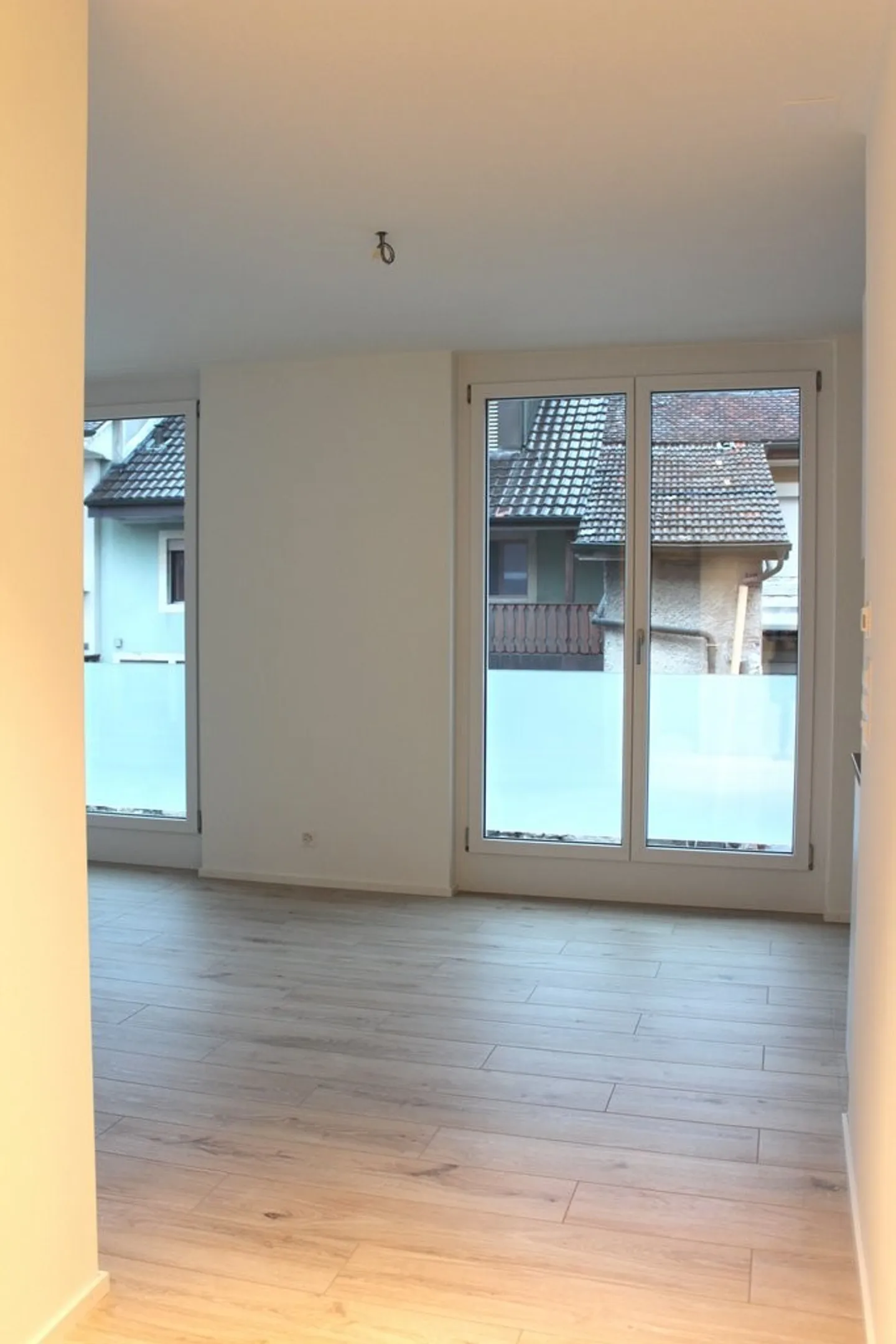 Appartamento moderno con loggia - Foto 4 di 8