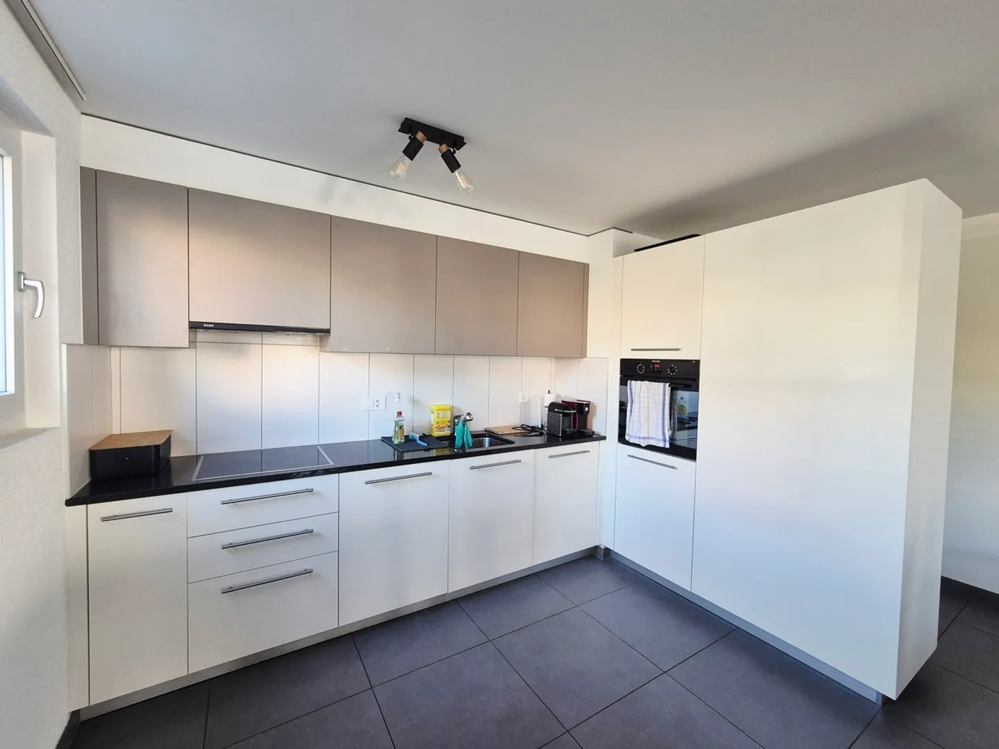 Modern 2.5-Room Apartment - Photo 3 of 9