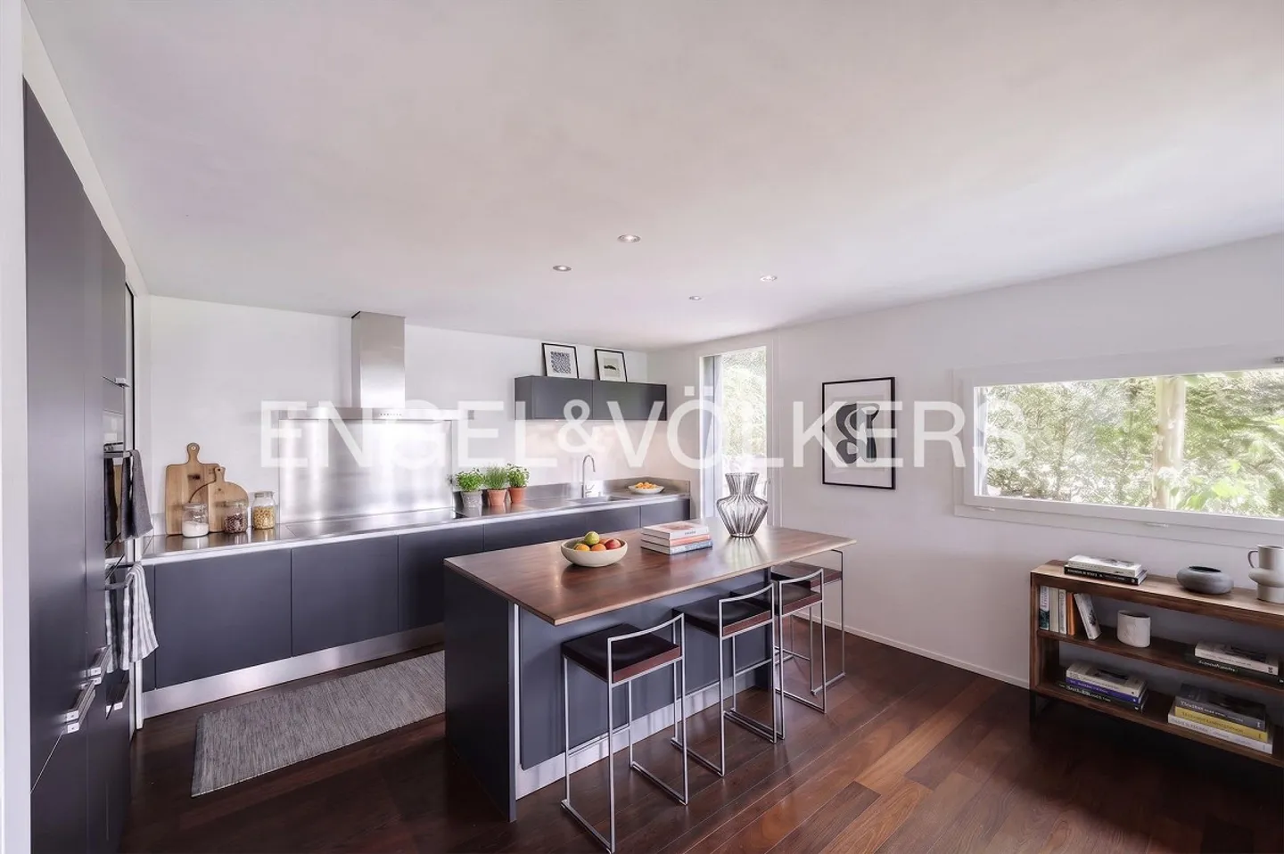 Spacious. Bright. Stylish. - Photo 4 of 7
