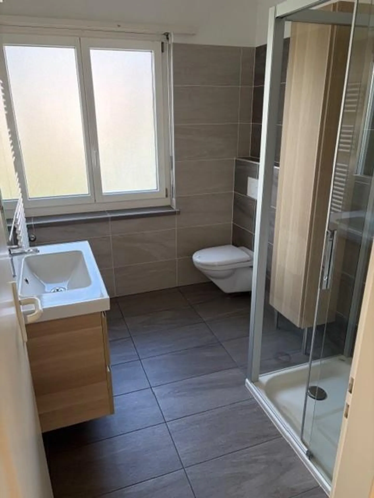 À LOUER APPARTEMENT SPACIEUX ET LUMINEUX PROCHE DES PRINCIPAUX SERVICES - Photo 10 sur 11