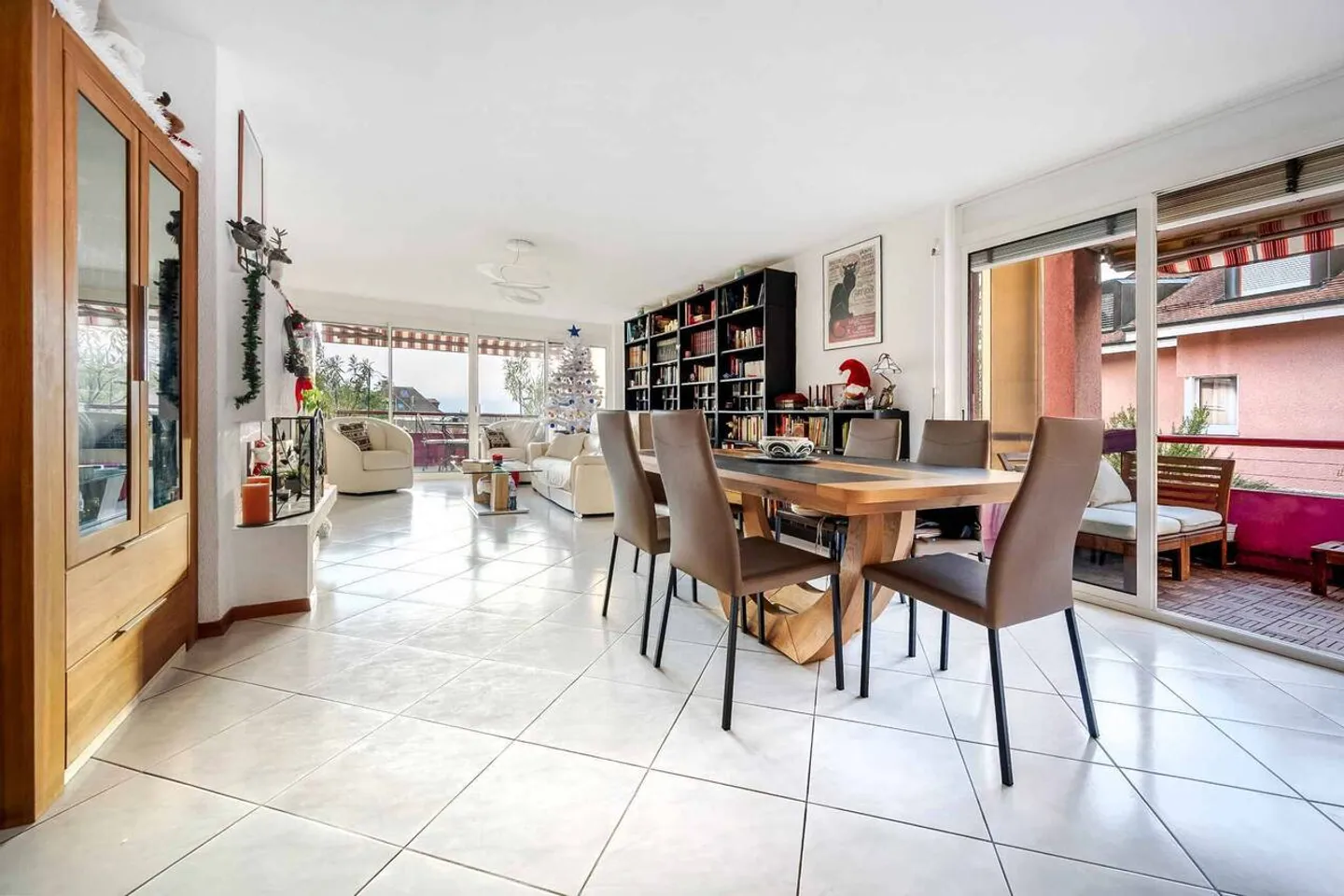 Appartement de 4.5 pièces avec 2 balcons - Photo 3 sur 8