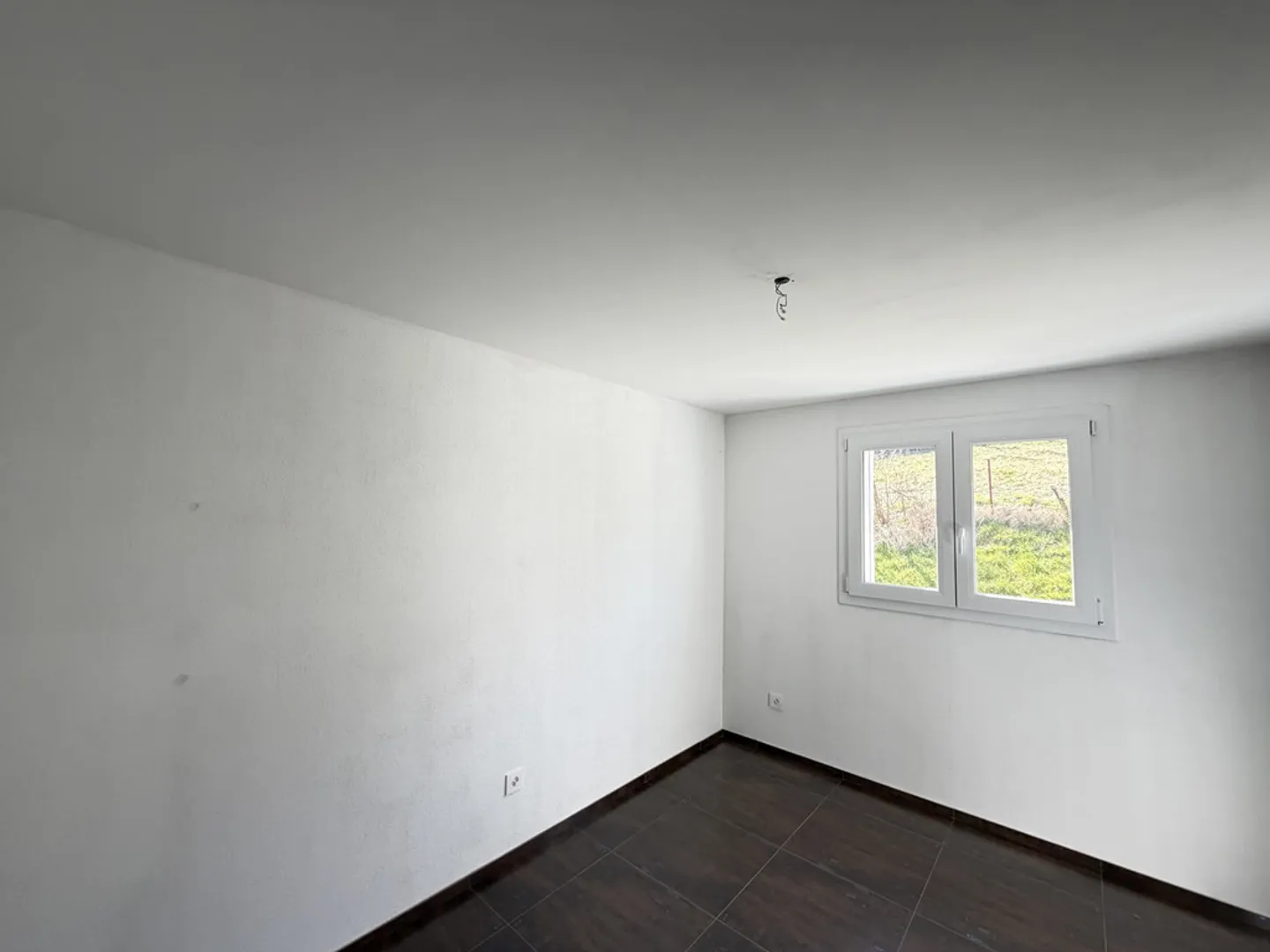 Appartement moderne avec grande terrasse - Photo 10 sur 12