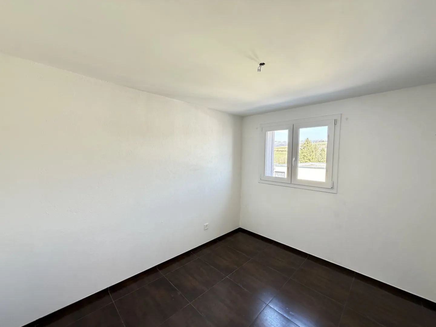 Appartement moderne avec grande terrasse - Photo 11 sur 12