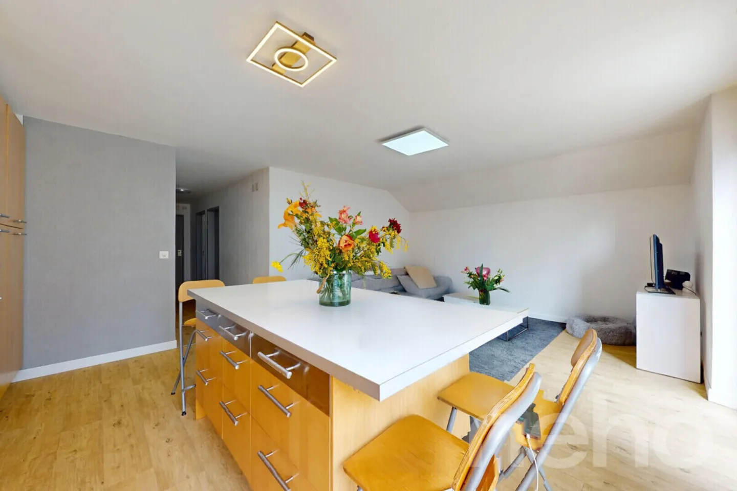 Ultimo piano a Territet, con carattere e vista sul lago e sulle Alpi - Foto 5 di 13