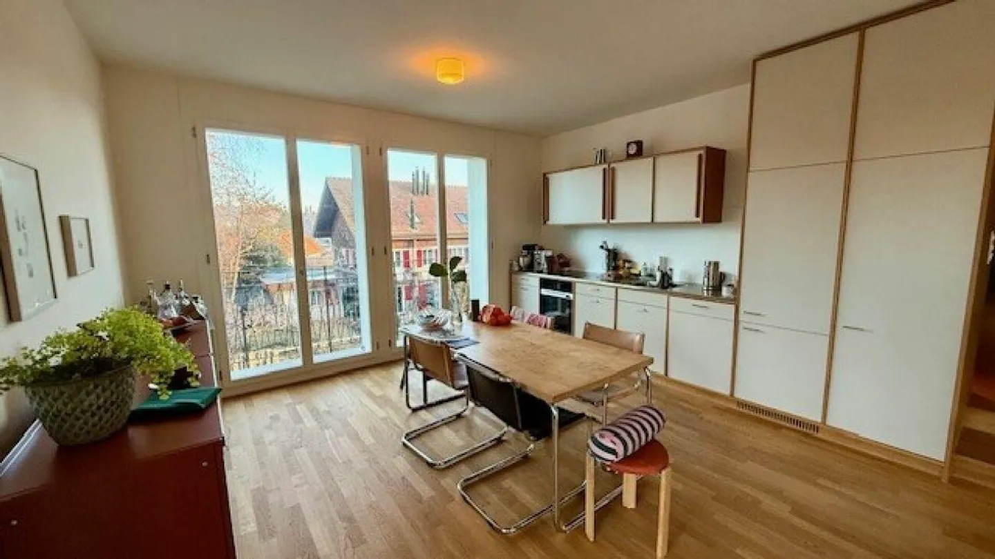 Appartement moderne et lumineux de 4 1/2 pièces au 1er étage - Photo 3 sur 15