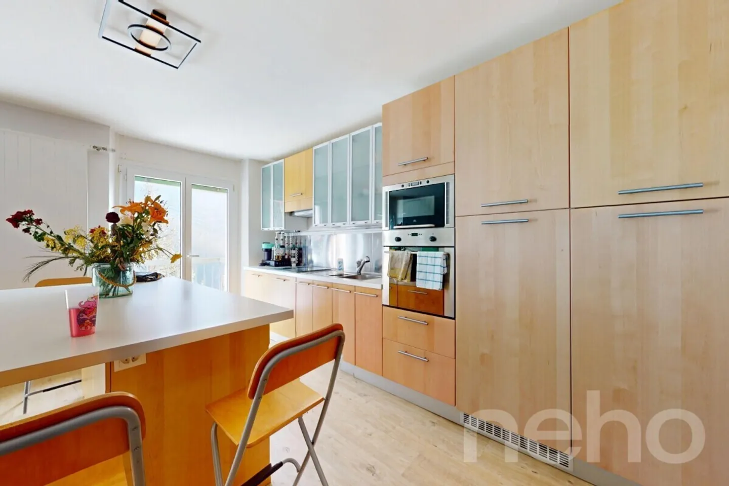 Ultimo piano a Territet, con carattere e vista sul lago e sulle Alpi - Foto 10 di 13