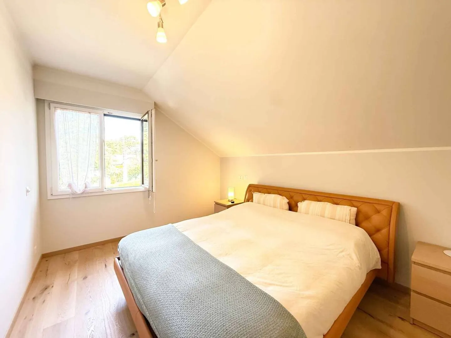 An exceptional villa in Yverdon: nature, modernity, and serenity - Photo 10 of 13