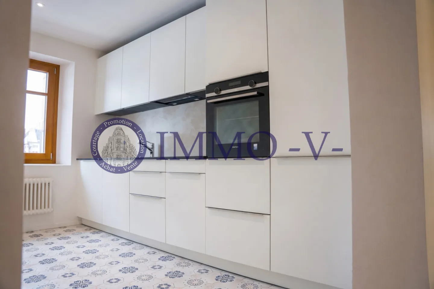 Fascino ed eleganza nel centro città - appartamento ristrutturato con carattere - Foto 4 di 8