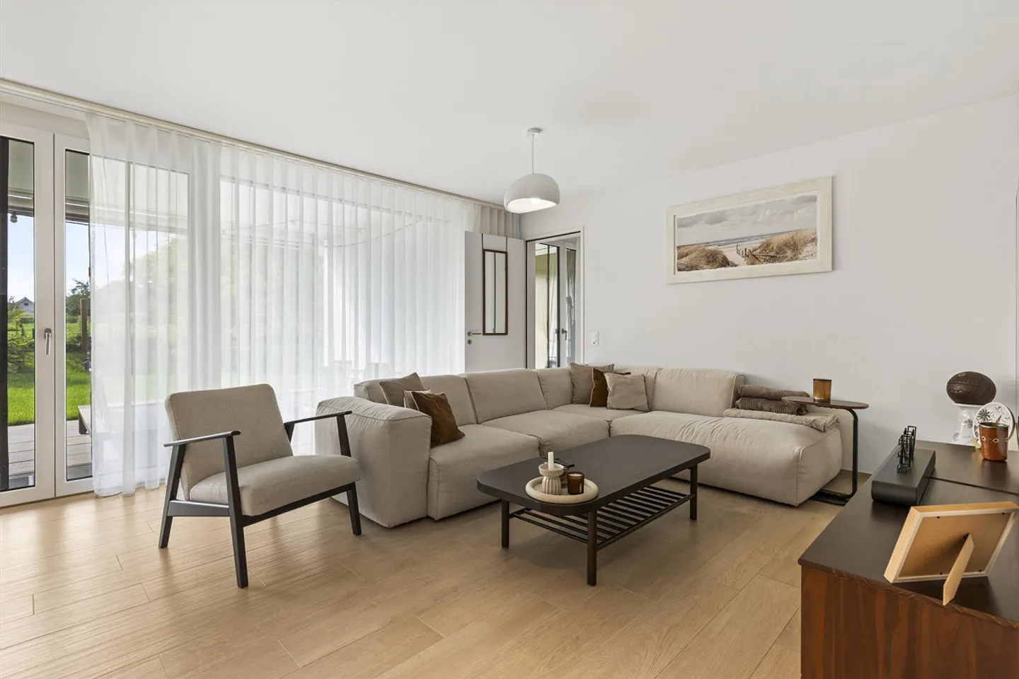 Dreamlike 3.5 Room Apartment with Large Garden & Open Field View - Photo 3 of 13