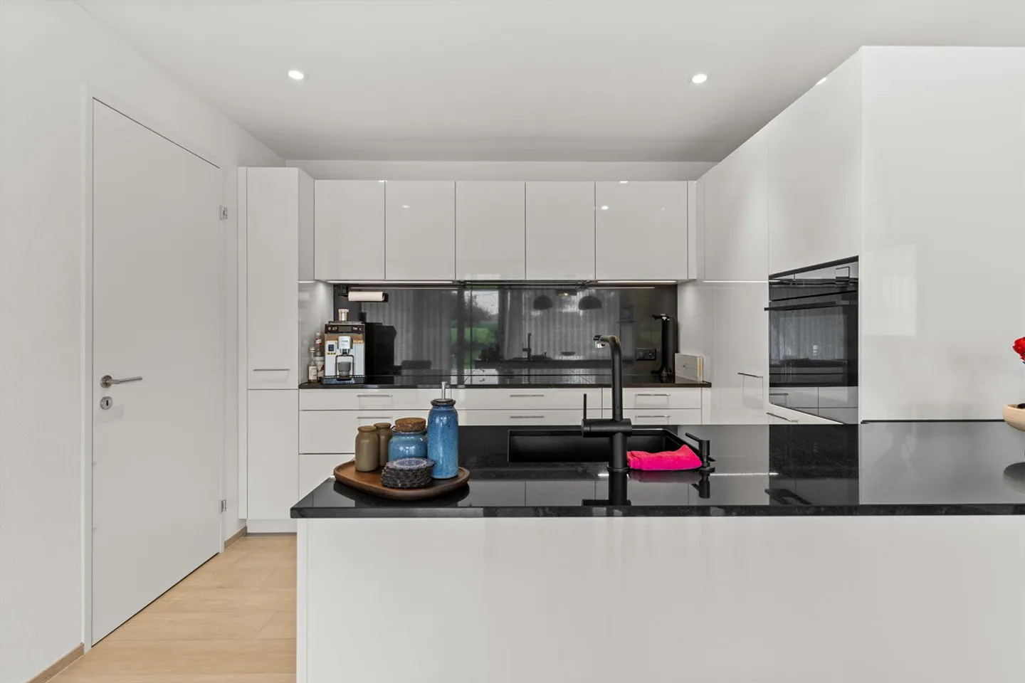 Dreamlike 3.5 Room Apartment with Large Garden & Open Field View - Photo 5 of 13