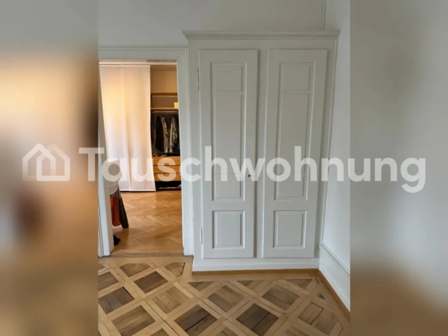 4 Room Old Building Bijou with Balcony in Wiedikon - Photo 3 of 8