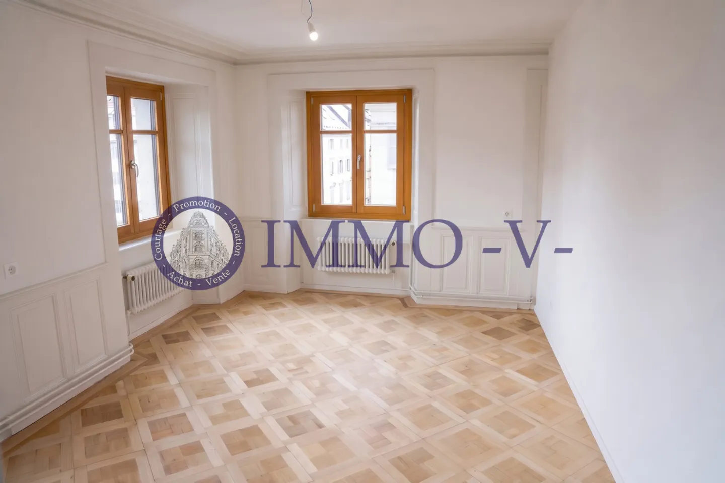 Fascino ed eleganza nel centro città - appartamento ristrutturato con carattere - Foto 8 di 8