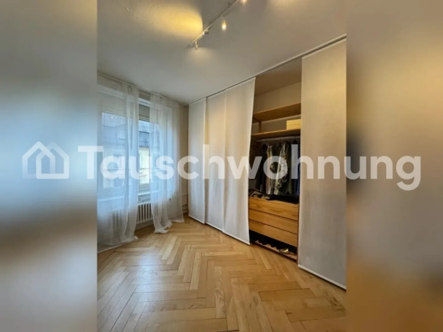 4 Room Old Building Bijou with Balcony in Wiedikon - Photo 4 of 8