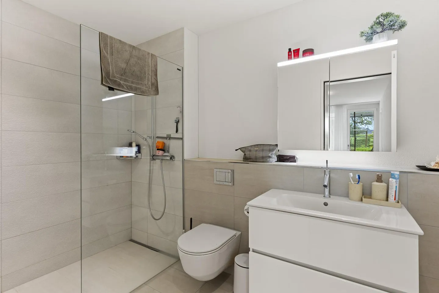 Dreamlike 3.5 Room Apartment with Large Garden & Open Field View - Photo 9 of 13
