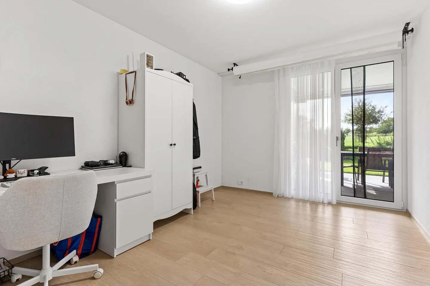 Dreamlike 3.5 Room Apartment with Large Garden & Open Field View - Photo 11 of 13