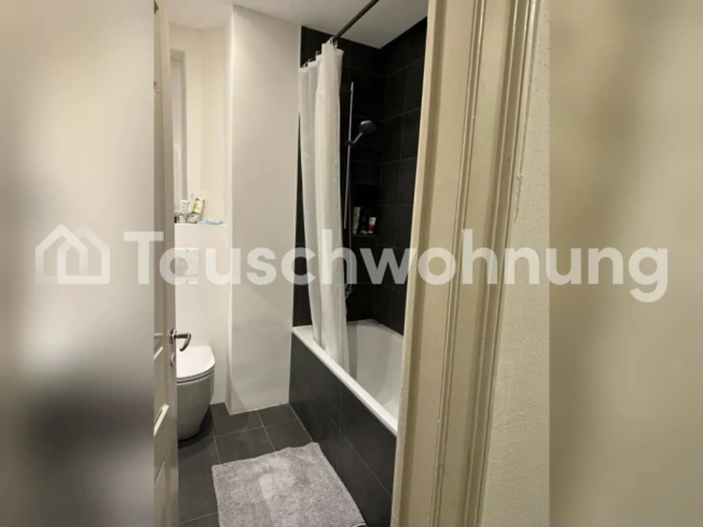 4 Room Old Building Bijou with Balcony in Wiedikon - Photo 7 of 8