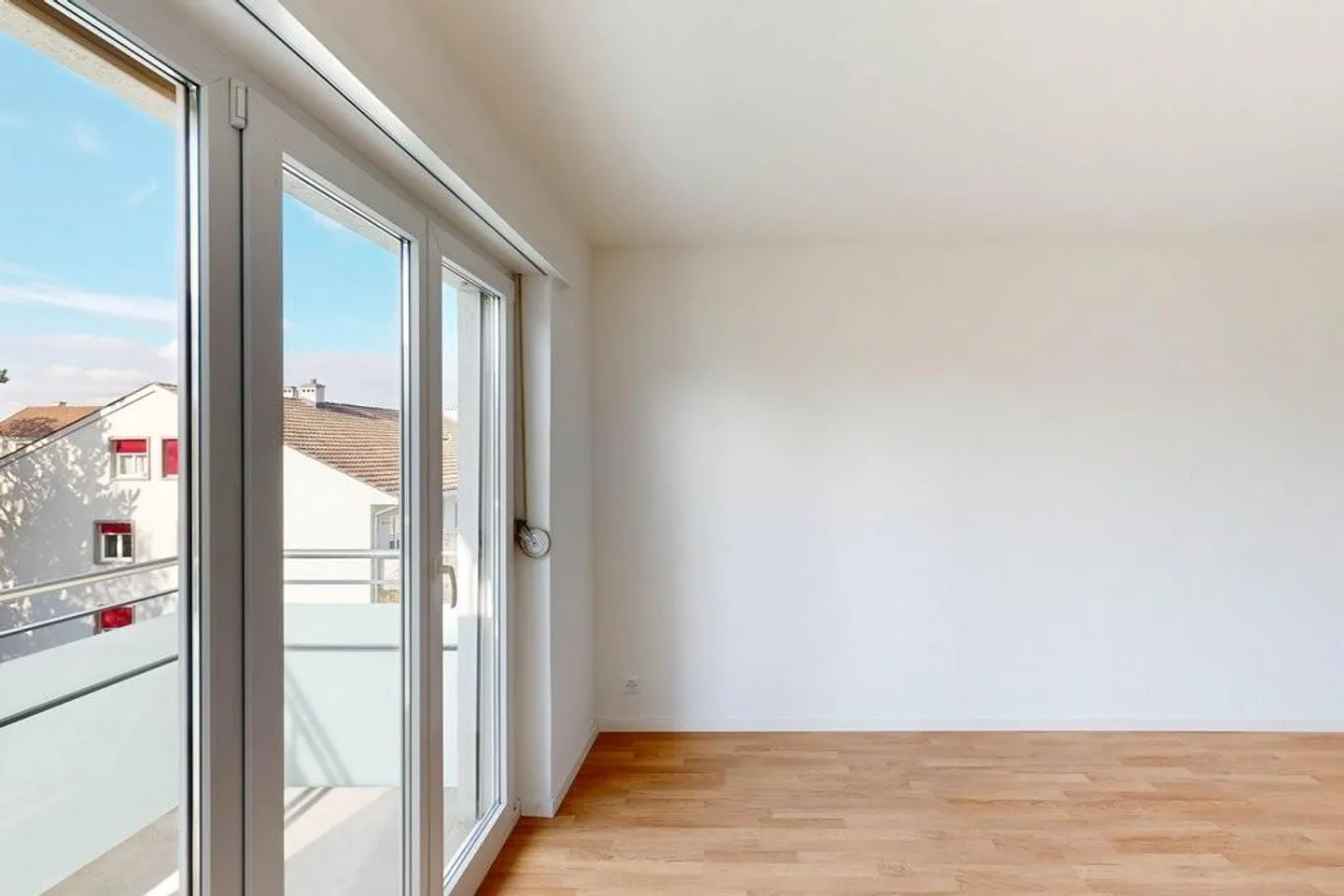 Helle Wohnung mit Waschtrockner - Foto 1 von 12