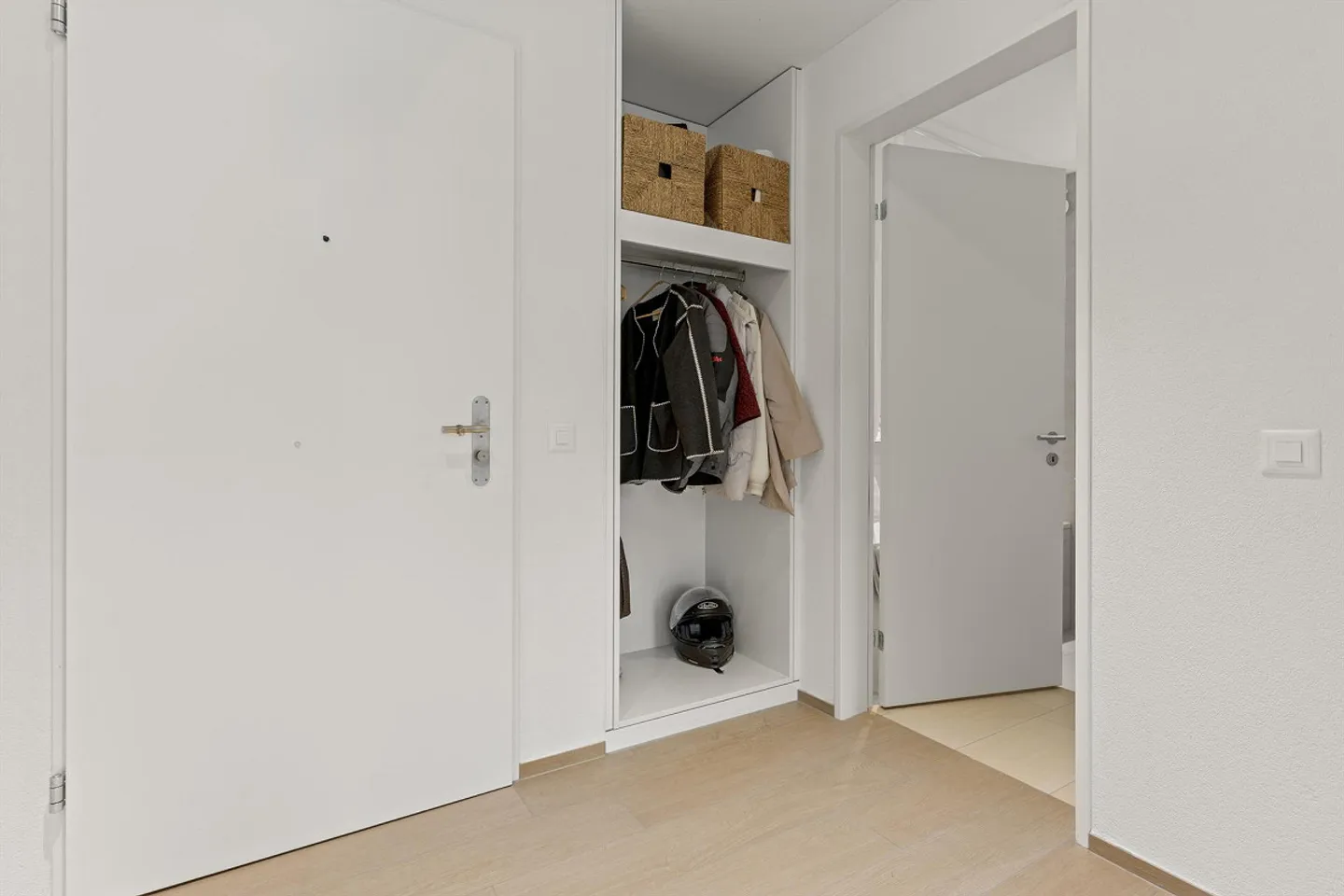 Dreamlike 3.5 Room Apartment with Large Garden & Open Field View - Photo 12 of 13