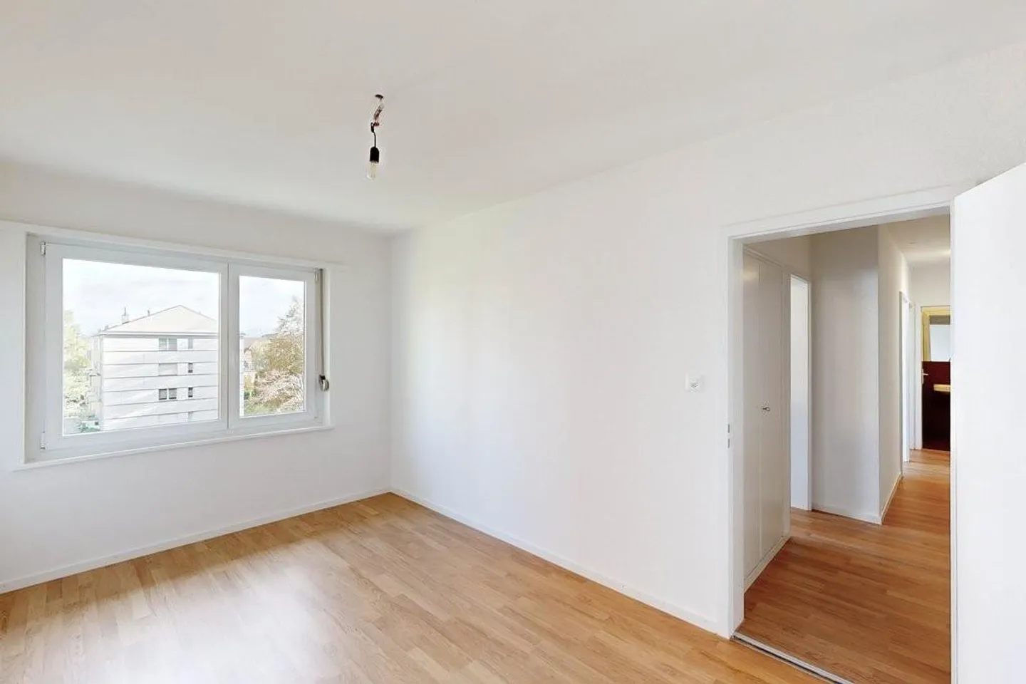 Helle Wohnung mit Waschtrockner - Foto 8 von 12