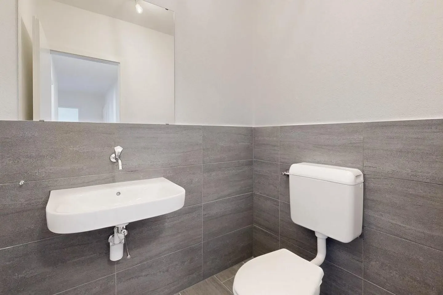 Helle Wohnung mit Waschtrockner - Foto 9 von 12