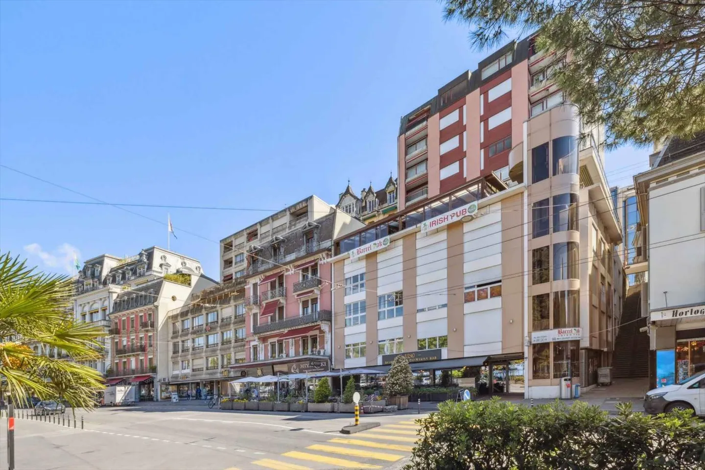 Ampio appartamento di 6,5 locali di fronte al molo, da ristrutturare - Foto 1 di 6