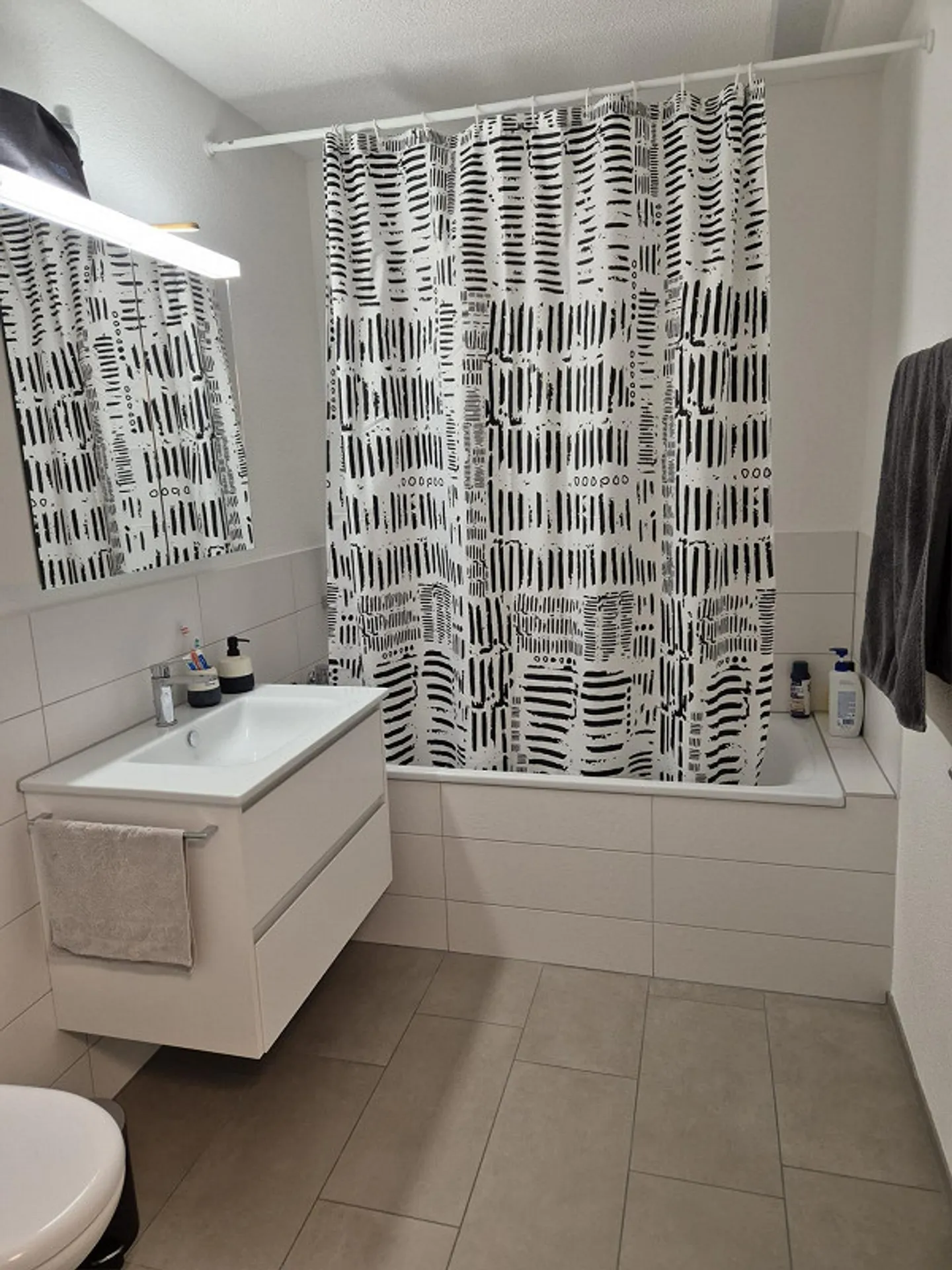Apartment for rent - Photo 2 of 7