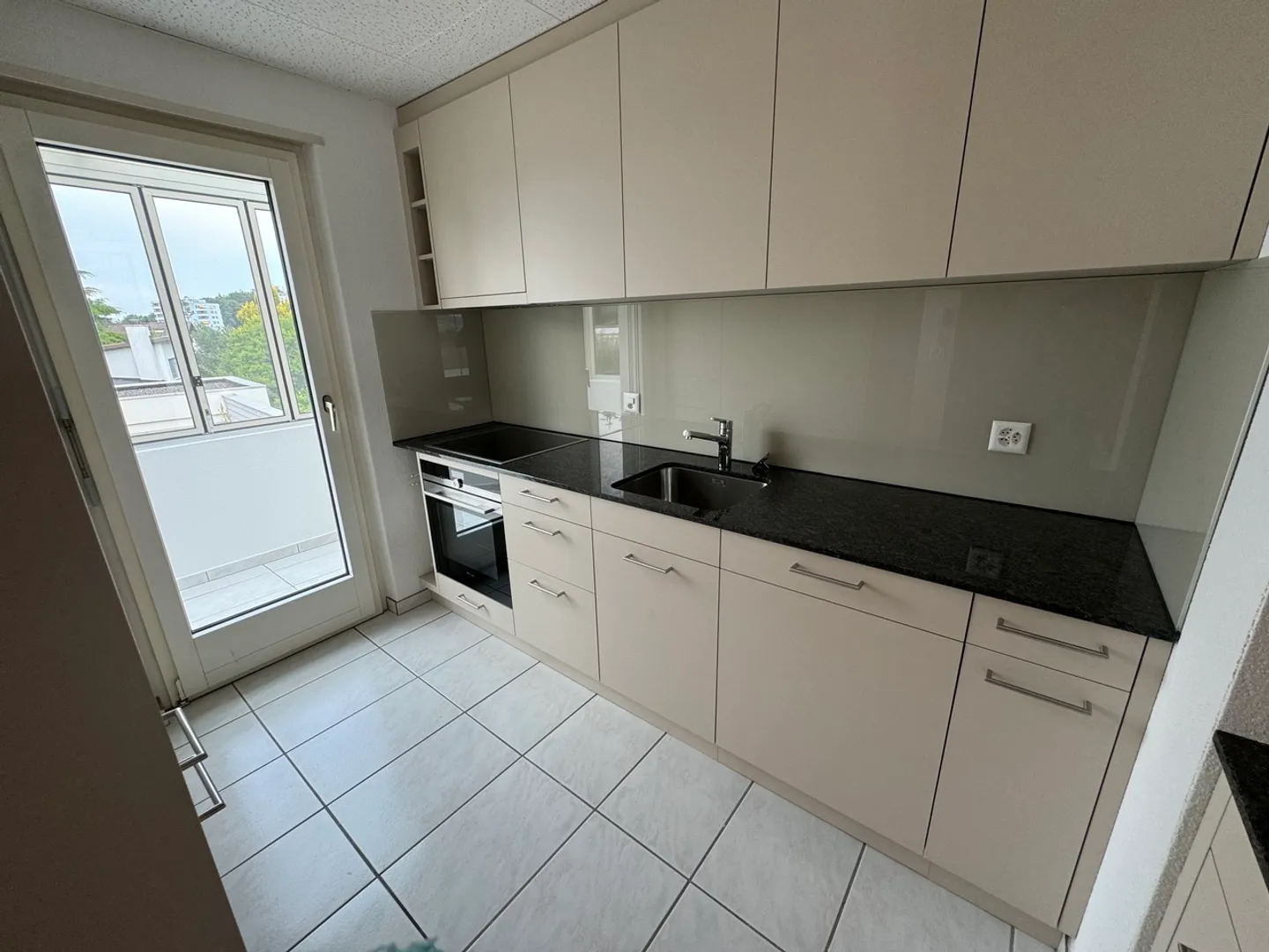 Appartement de 4,5 pièces de rêve avec espace jardin privé - Photo 3 sur 7