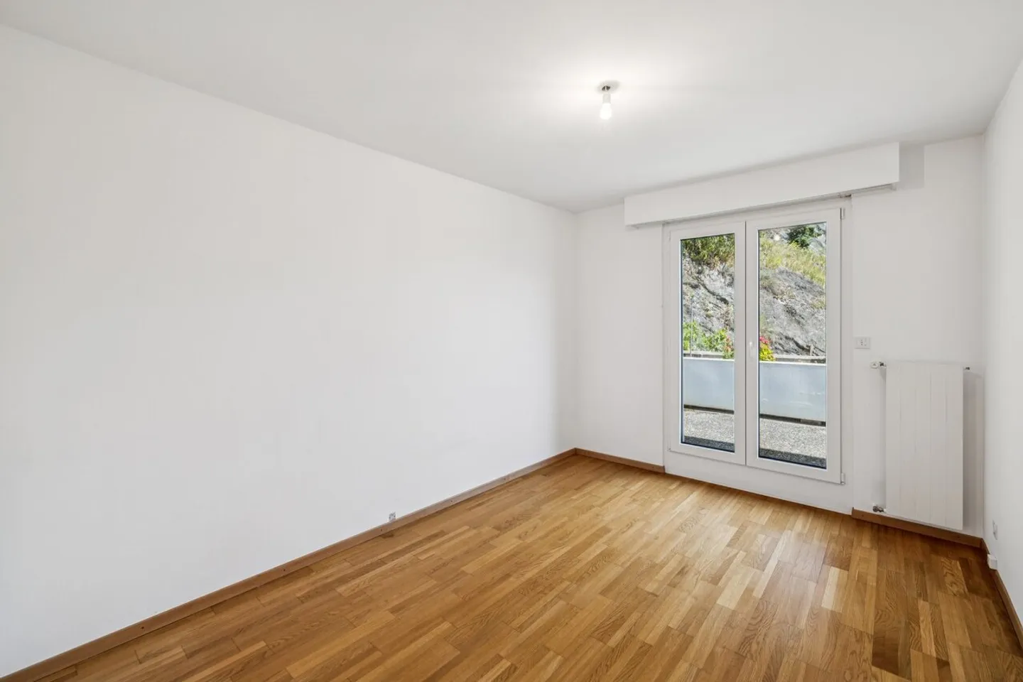 In dominanza sulla città, vista sui castelli. - Foto 7 di 7