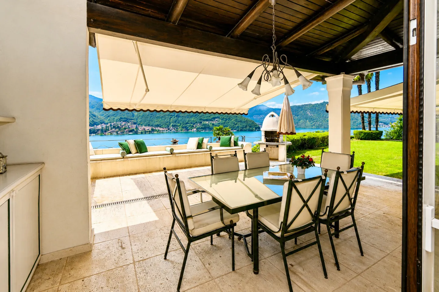 Luxury Villa with Lake View - Photo 6 of 26