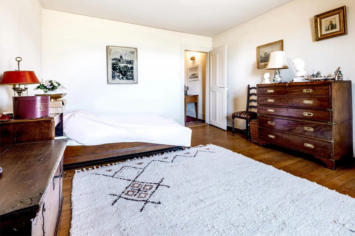 Casa d'angolo storica con giardino - Foto 8 di 11