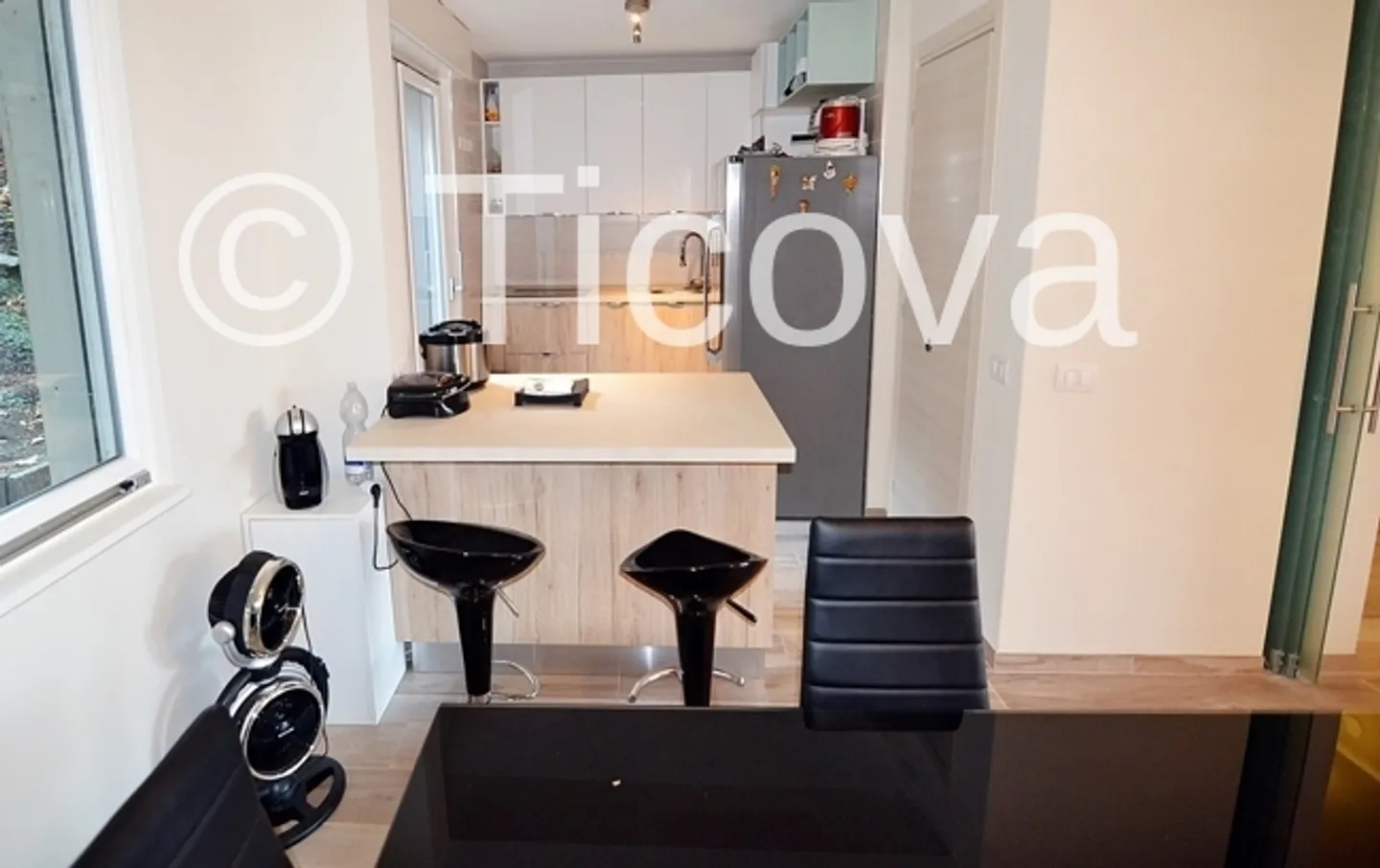 Appartement rénové avec vue sur le lac - Photo 6 sur 10