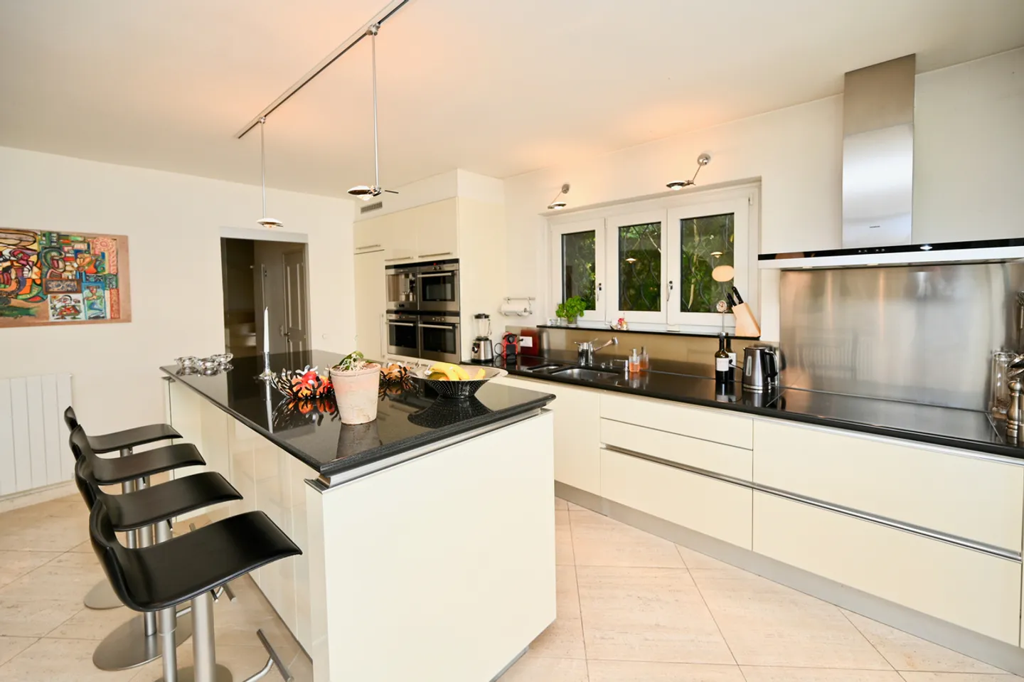 Luxury Villa with Lake View - Photo 12 of 26