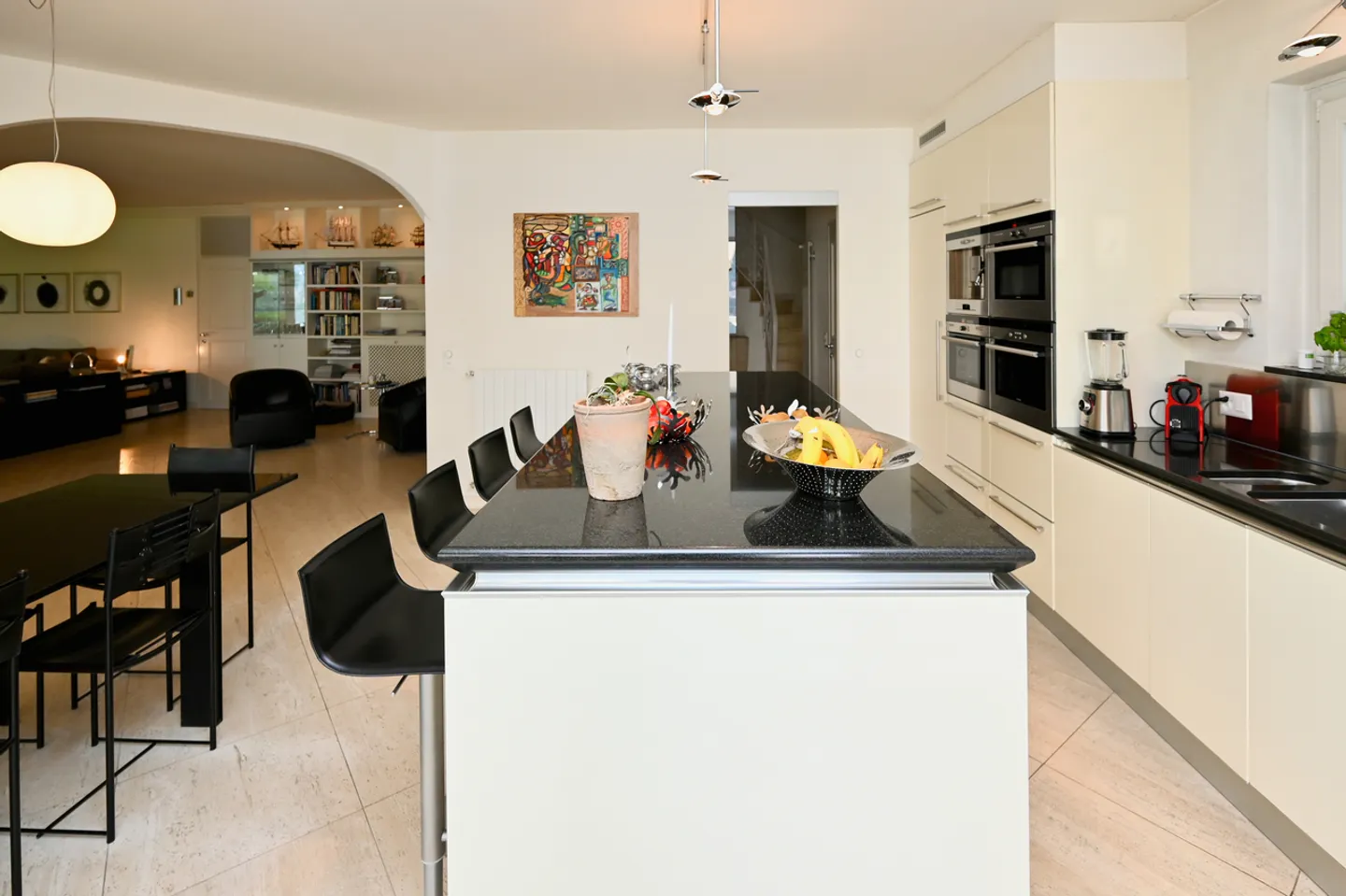 Luxury Villa with Lake View - Photo 13 of 26