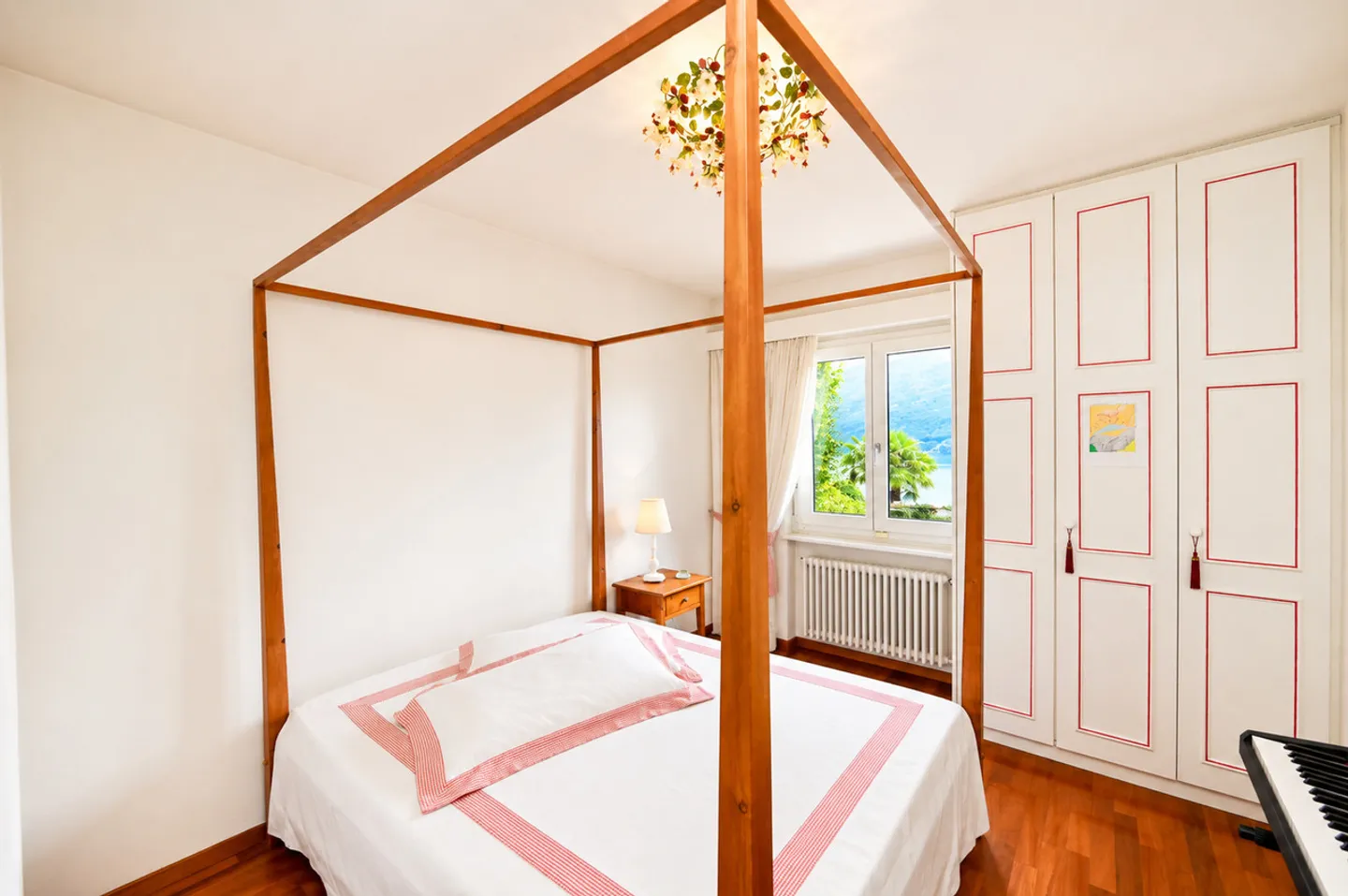 Luxury Villa with Lake View - Photo 18 of 26