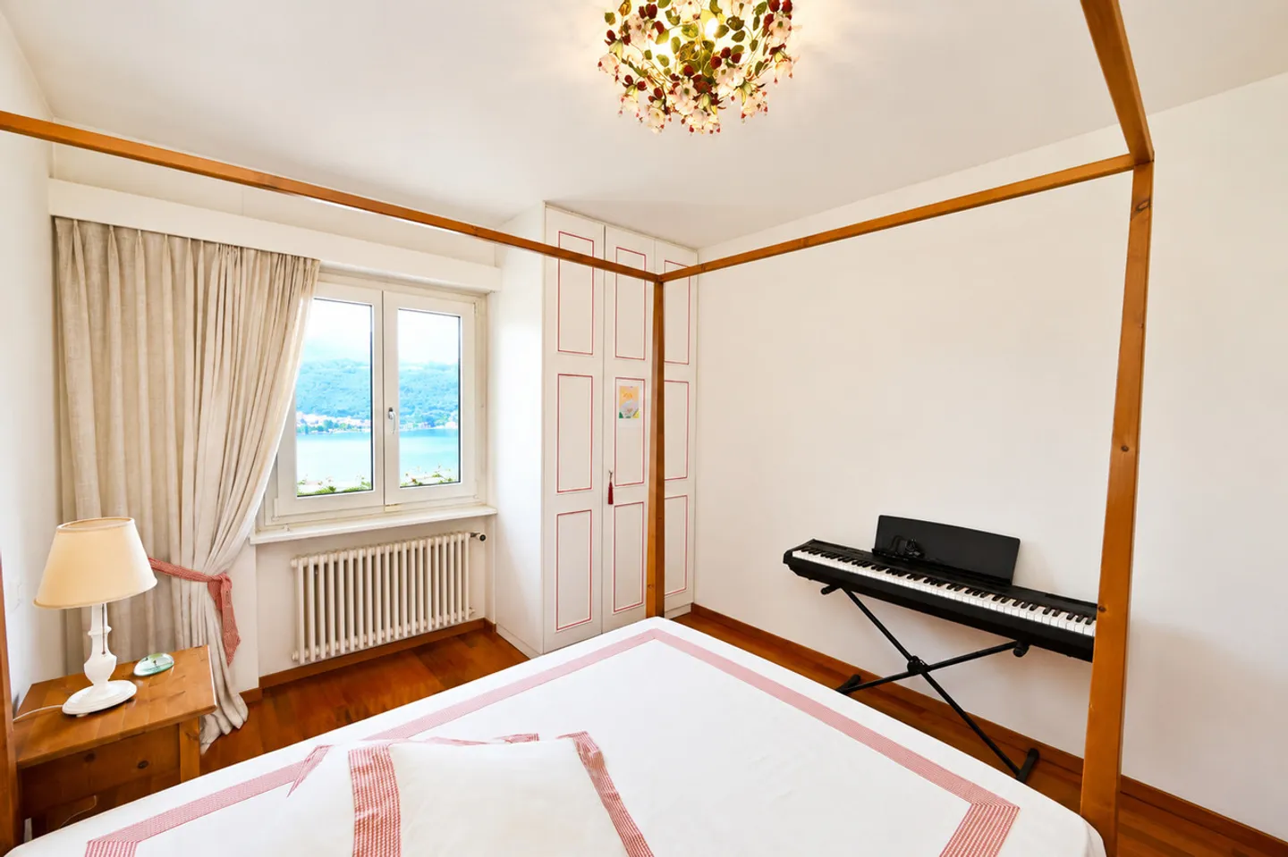 Luxury Villa with Lake View - Photo 19 of 26