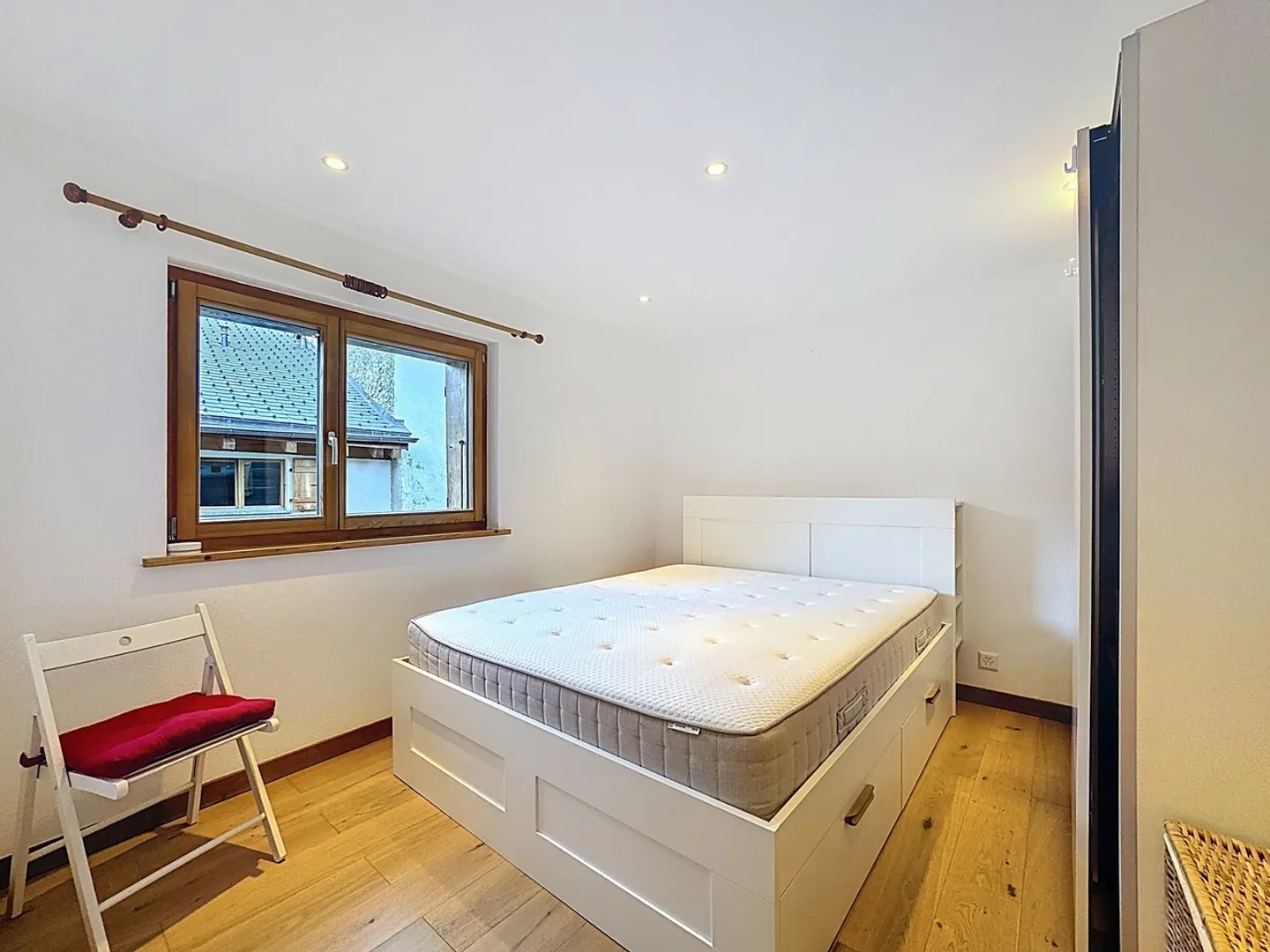 Apartment for rent - Photo 3 of 11