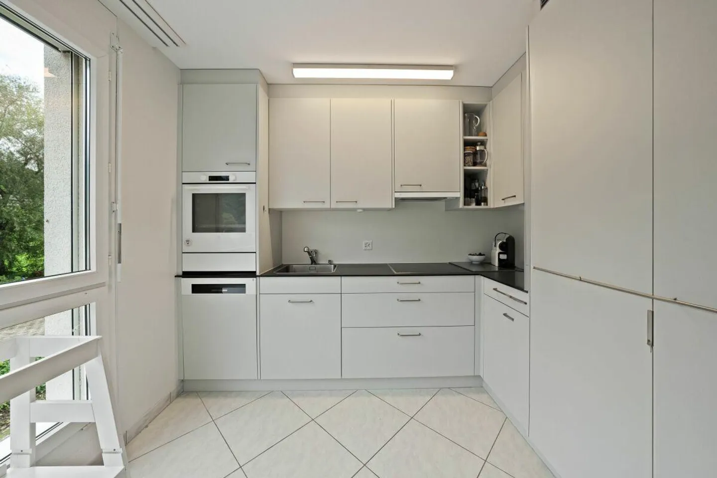 4.5-room apartments in a quiet location with unobstructed views - Photo 2 of 19