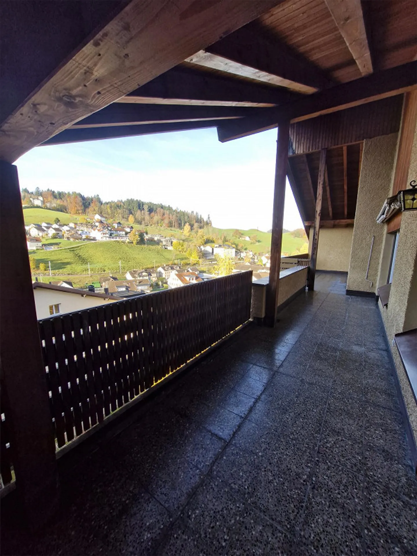 Gemütliche 4.5 Dachwohnung in Herisau mit grossem Balkon zu vermieten - Foto 3 von 5