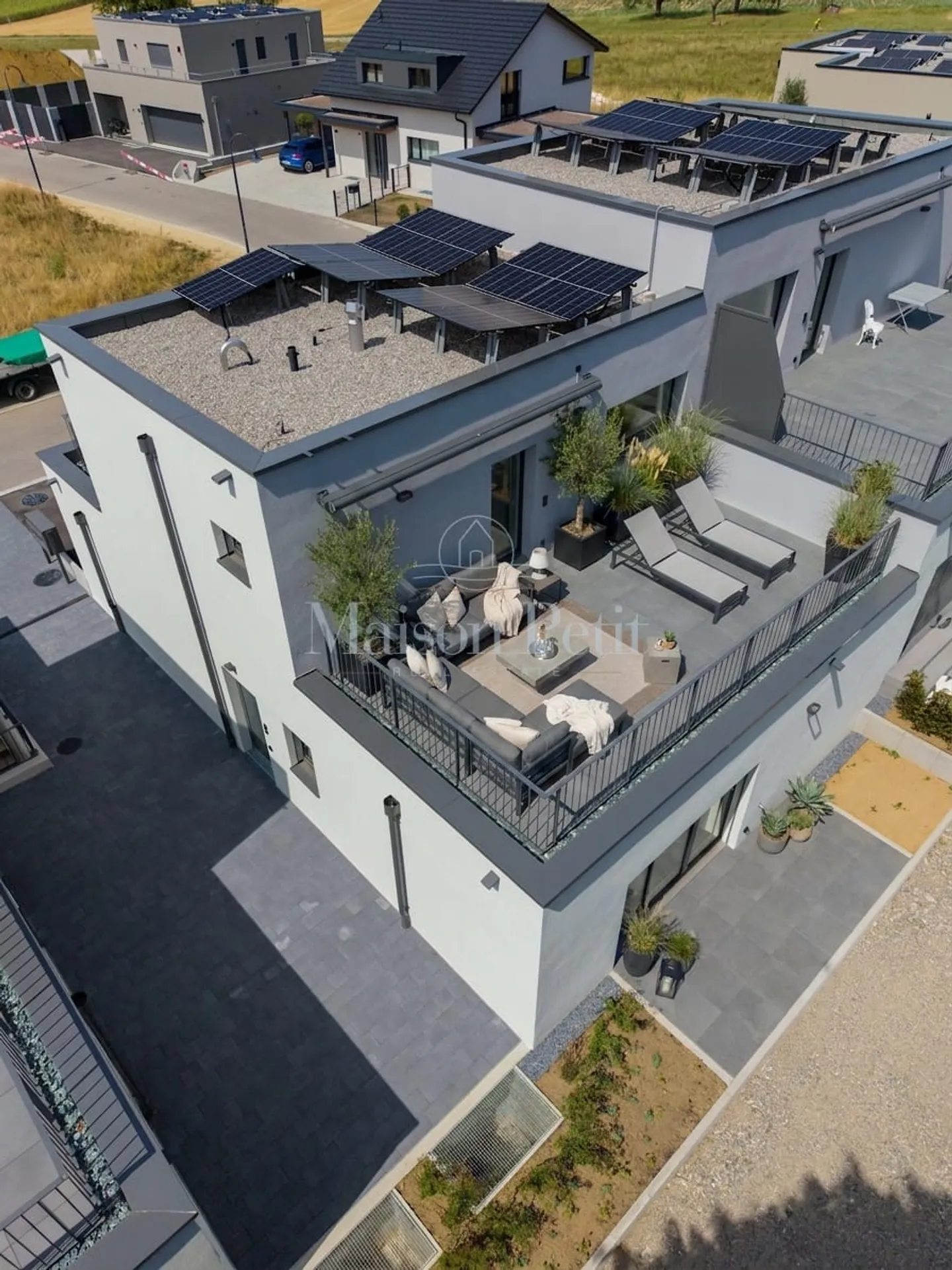 Stilvolles Doppelhaus mit Garten - Foto 10 von 12