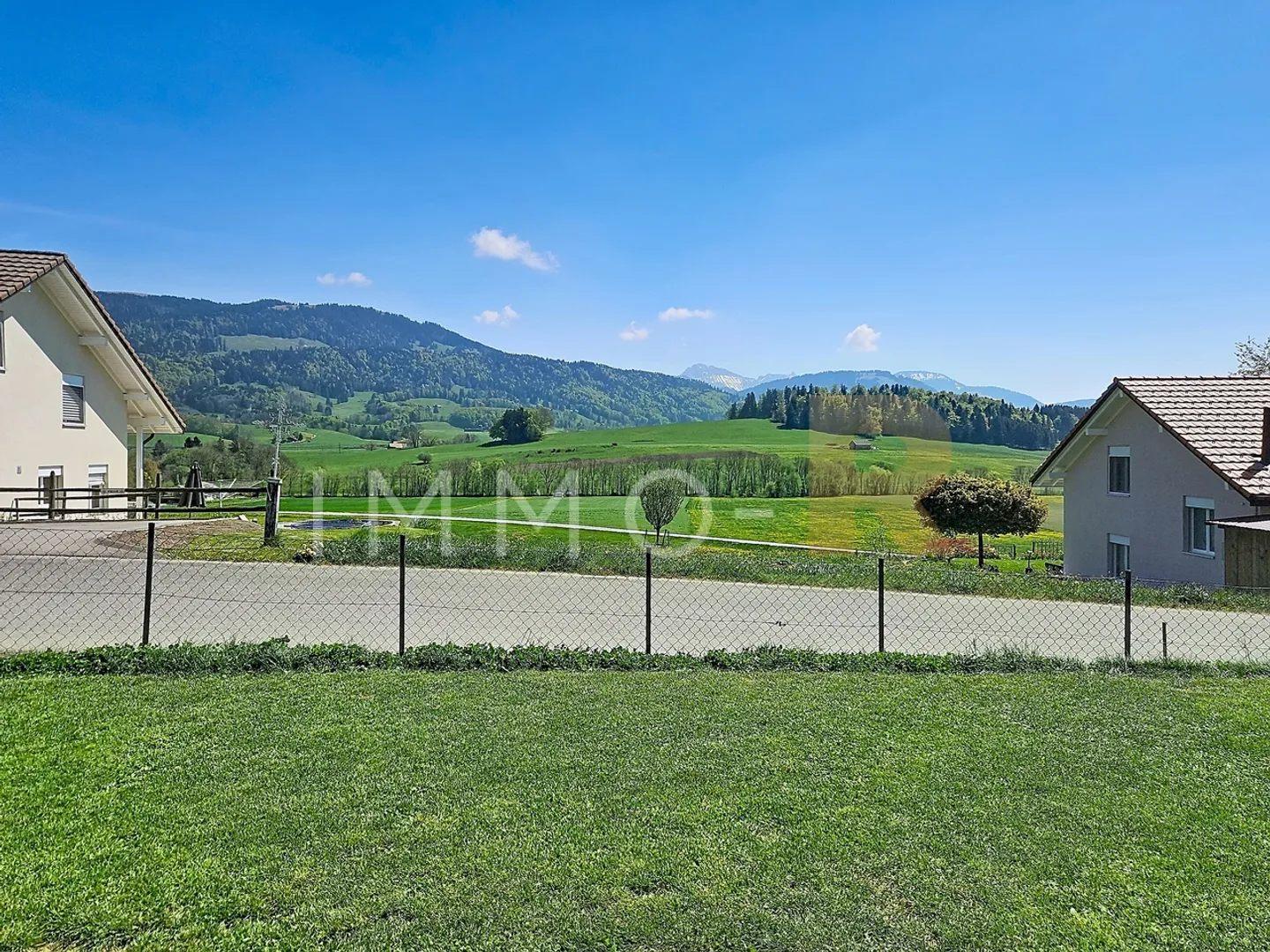 3,5-Zimmer-Wohnung mit Garten und freier Aussicht - Foto 2 von 7