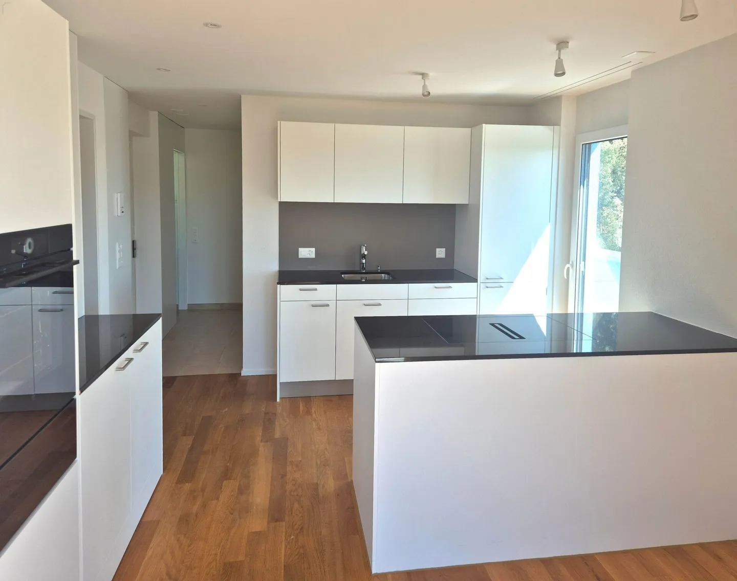 PETIT. FIN. ALPES À VOTRE PORTE. - APPARTEMENT EN ATTIQUE AVEC TERRASSE PANORAMIQUE À COUPER LE SOUFFLE - Photo 3 sur 12