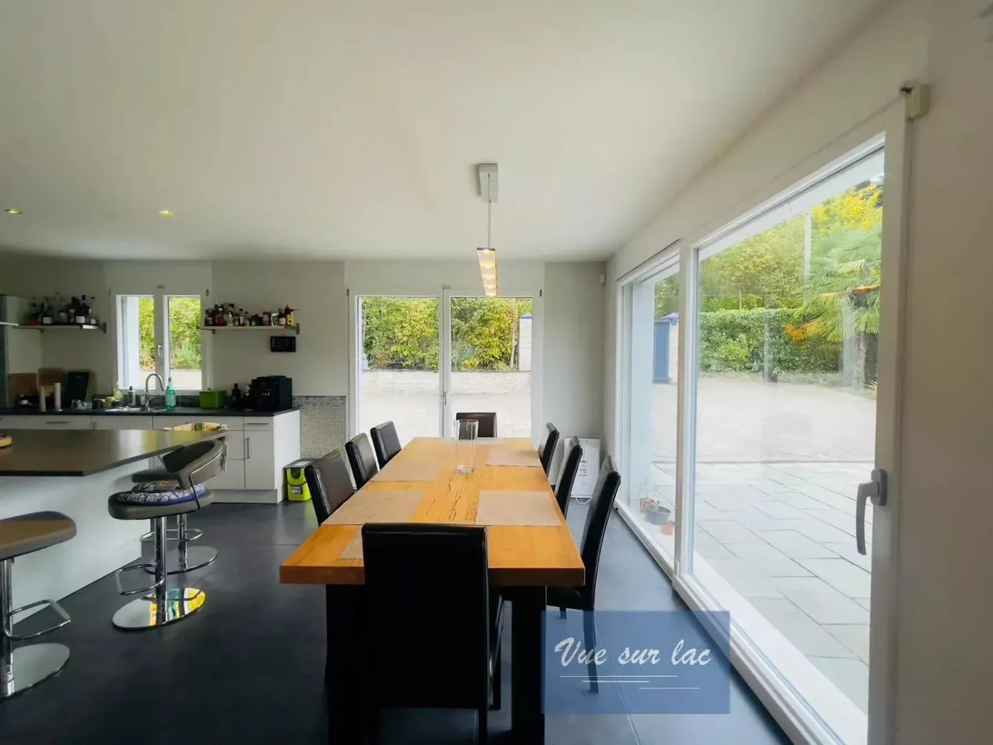 Unique contemporary villa on a beautiful and large plot - Photo 11 of 13