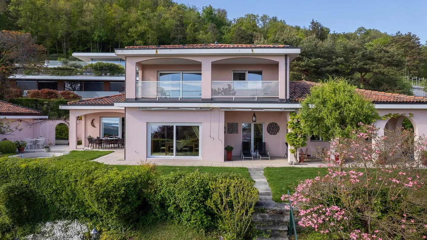 Une vue panoramique en toute intimité à Perroy, surplombant la ville de Rolle. - Photo 16 sur 17