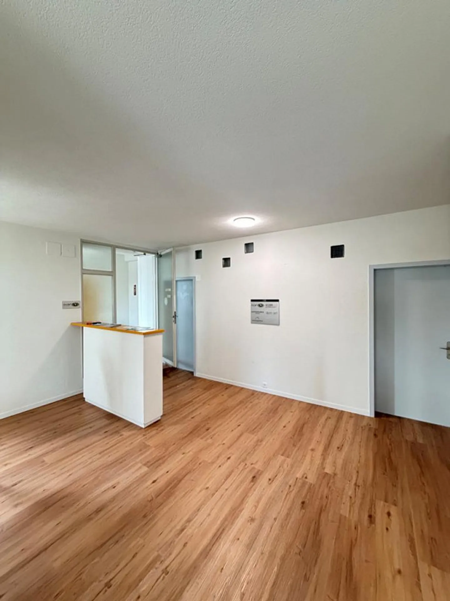 Micro-bureau de 22 m2 dans la zone industrielle d'Oberwil - Photo 4 sur 6