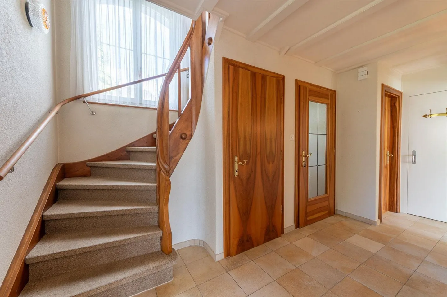 Alpenblick included: Spacious living happiness over three floors - Photo 8 of 13