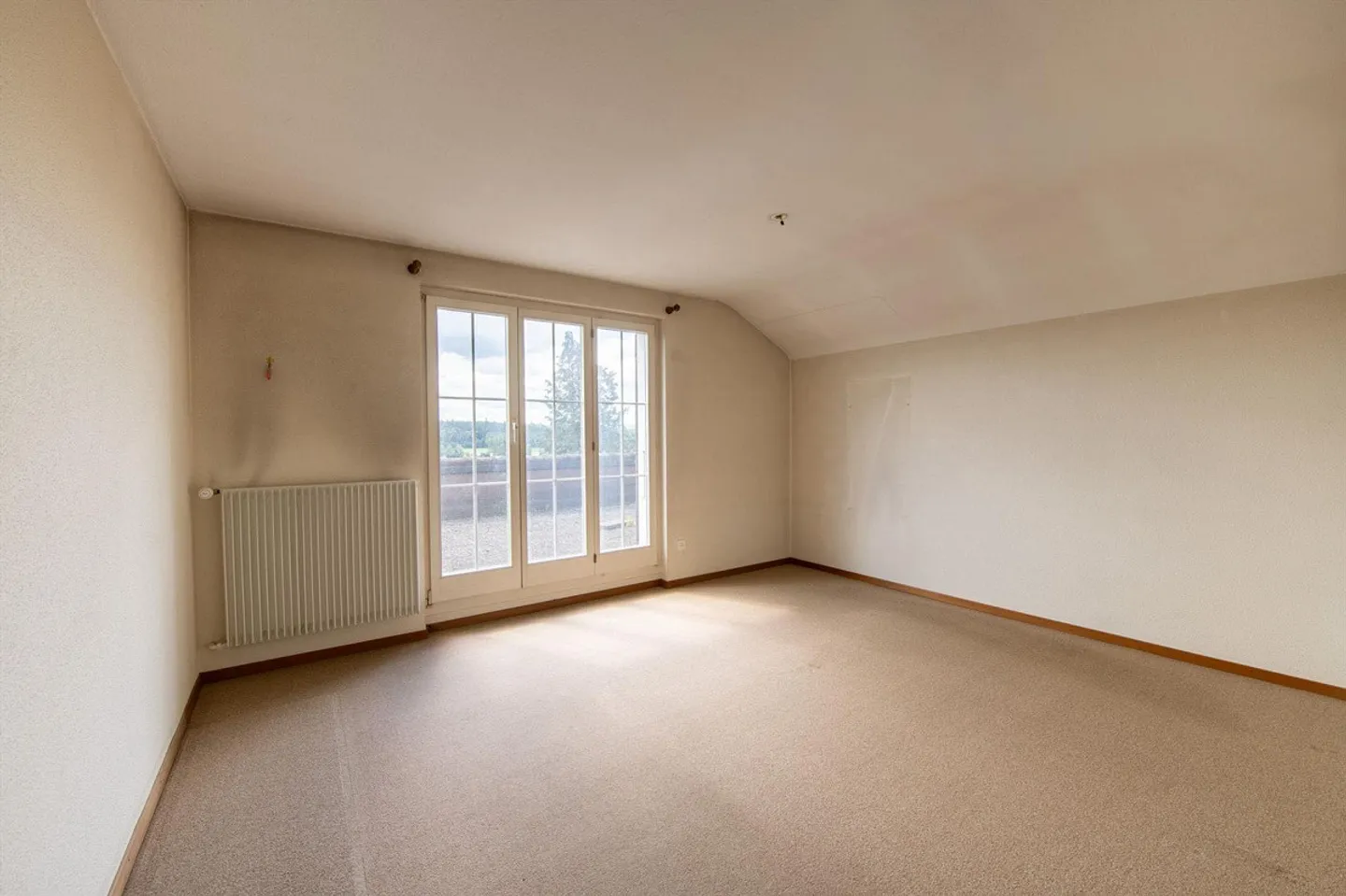 Alpenblick included: Spacious living happiness over three floors - Photo 10 of 13
