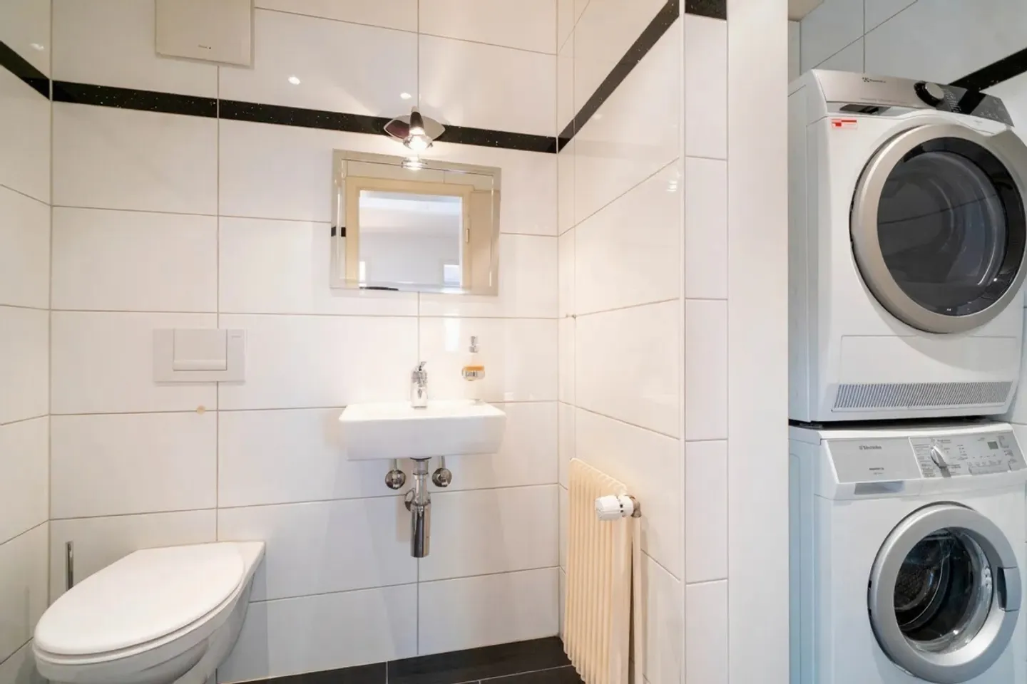 Maison individuelle avec garage, places de parking, piscine ! - Photo 9 sur 23