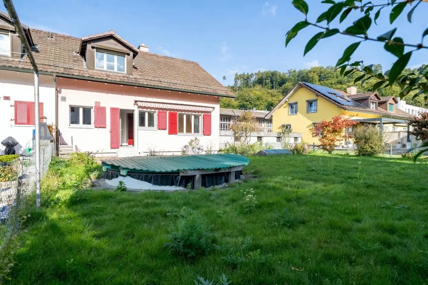 Maison individuelle avec garage, places de parking, piscine ! - Photo 14 sur 23