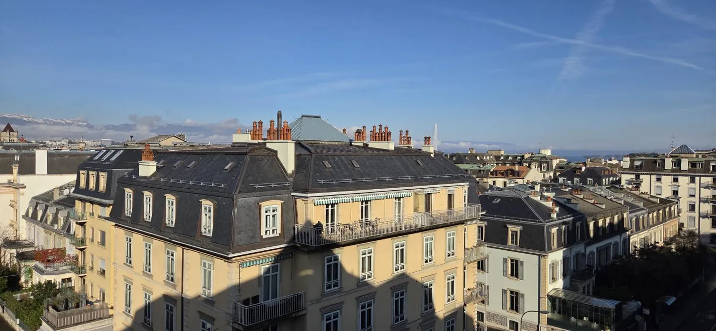 Unique location for this superb high-floor apartment close to all amenities - Photo 7 of 13